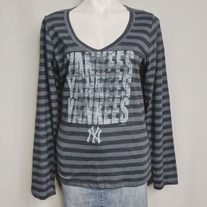 5th & Ocean Gray Striped Yankees Long Sleeve Tee